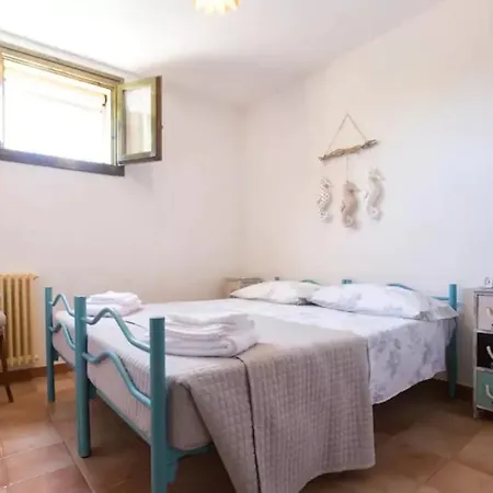 Melissa Per 6 Persone Con Piscina E Giardino וילה