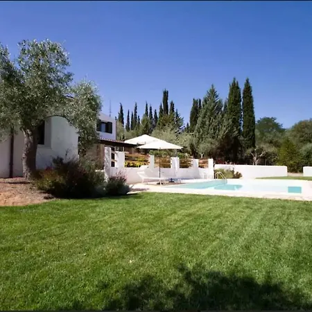 Melissa Per 6 Persone Con Piscina E Giardino